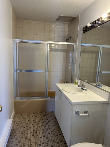 90 Kane Street C1, West Hartford, CT 06119