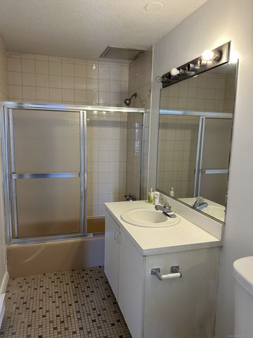 90 Kane Street C1, West Hartford, CT 06119