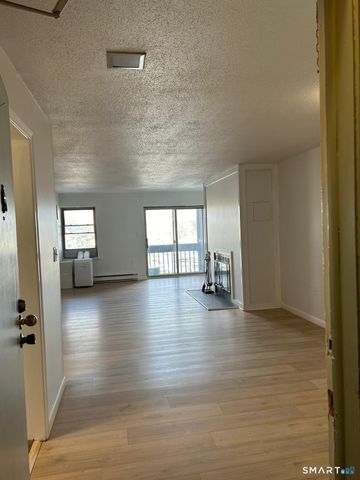 90 Kane Street C1, West Hartford, CT 06119