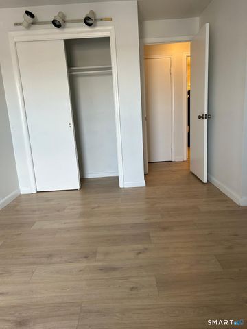 90 Kane Street C1, West Hartford, CT 06119