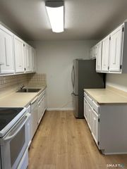 90 Kane Street C1, West Hartford, CT 06119