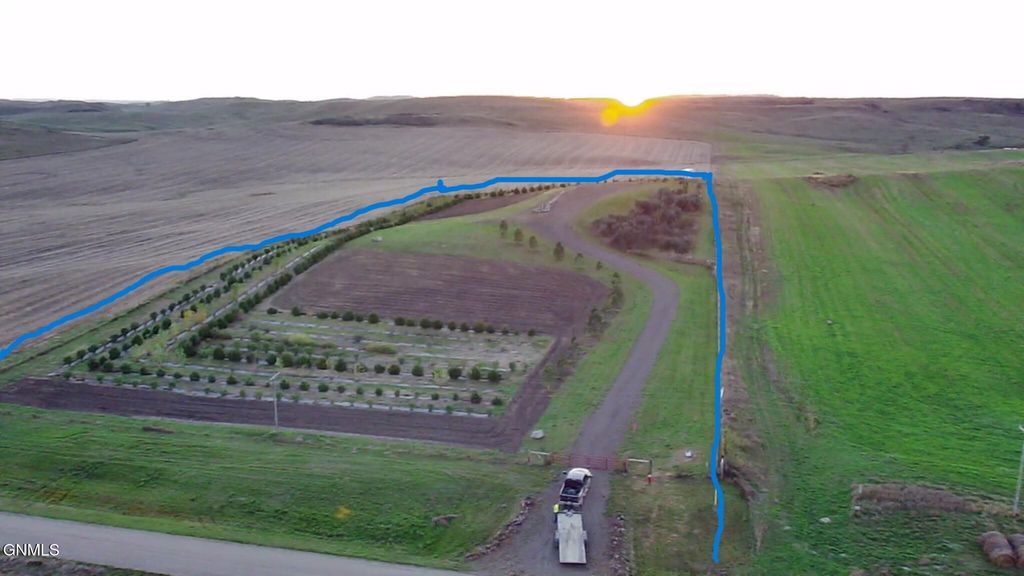 6851 2nd Avenue SW, Hazelton, ND 58544