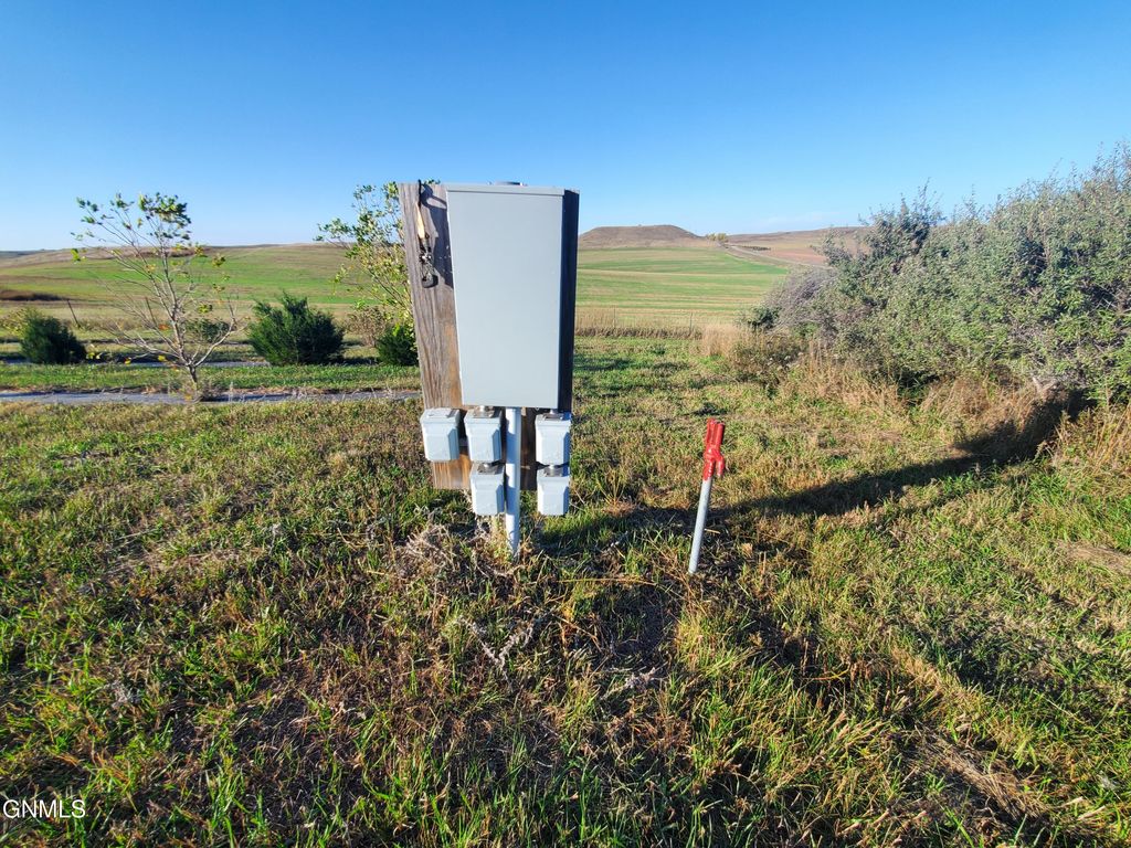 6851 2nd Avenue SW, Hazelton, ND 58544 photo 10