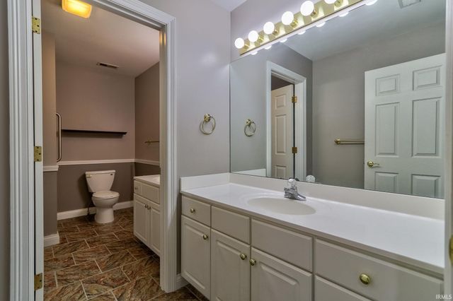 4433 Foxmoor Drive, Newburgh, IN 47630