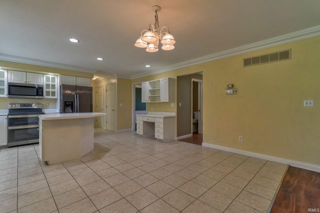 4433 Foxmoor Drive, Newburgh, IN 47630