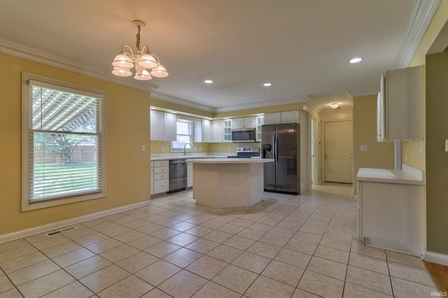 4433 Foxmoor Drive, Newburgh, IN 47630