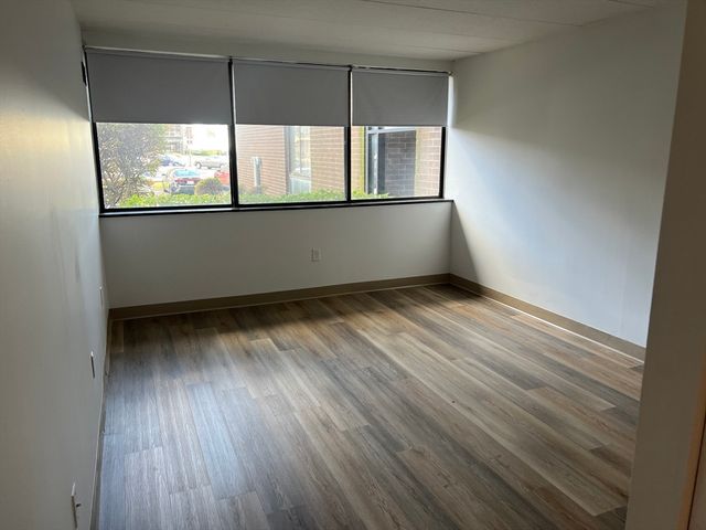 1 Pond St. 8K, Winthrop, MA 02152