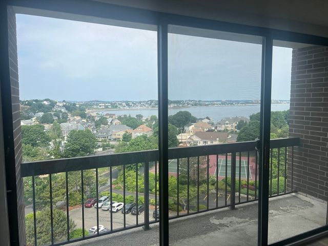 1 Pond St. 8K, Winthrop, MA 02152