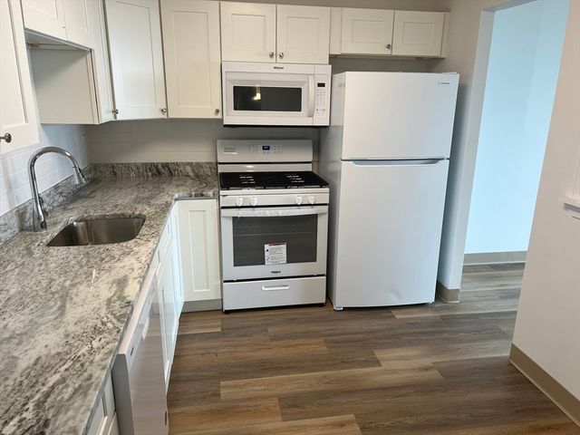 1 Pond St. 8K, Winthrop, MA 02152