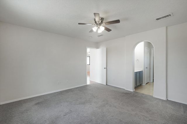 8724 N La Vida Lane SW, Albuquerque, NM 87121