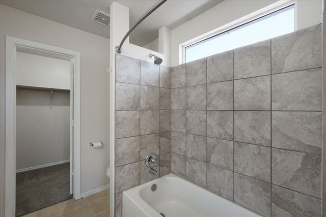 8724 N La Vida Lane SW, Albuquerque, NM 87121