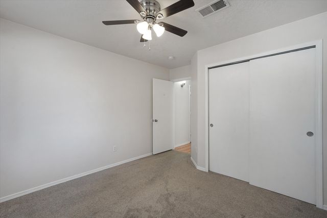 8724 N La Vida Lane SW, Albuquerque, NM 87121