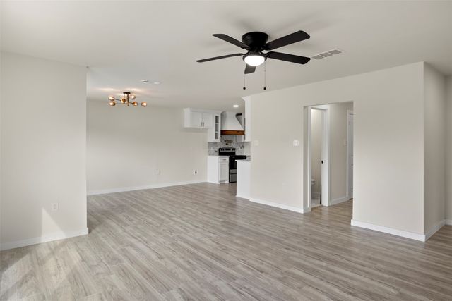 4901 Roanoke Street, Fort Worth, TX 76116