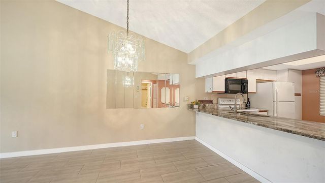 7652 EAGLE CREEK DRIVE 7598, Sarasota, FL 34243