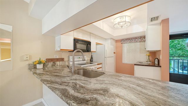 7652 EAGLE CREEK DRIVE 7598, Sarasota, FL 34243