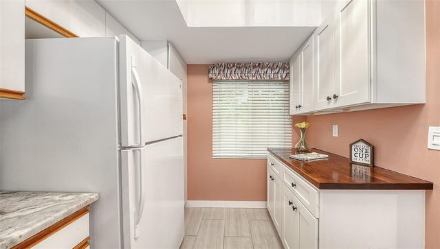7652 EAGLE CREEK DRIVE 7598, Sarasota, FL 34243