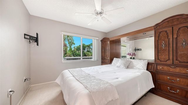7652 EAGLE CREEK DRIVE 7598, Sarasota, FL 34243
