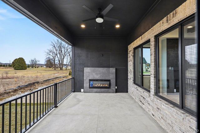 57382 Meadowridge Drive, Washington Township, MI 48094