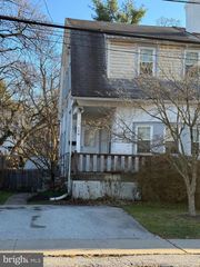 256 WILLOW AVE, Wayne, PA 19087