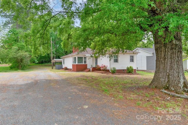 1116 Montgomery Avenue, Albemarle, NC 28001