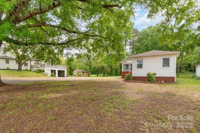 1116 Montgomery Avenue, Albemarle, NC 28001