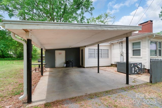 1116 Montgomery Avenue, Albemarle, NC 28001