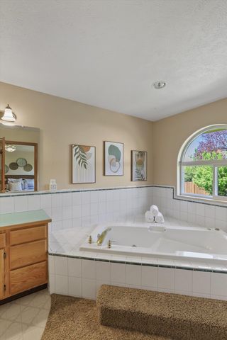 5216 W Bedford Ave, Spokane, WA 99208