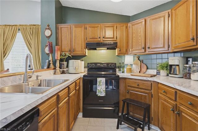 4707 Goldeneye CT, Virginia Beach, VA 23462