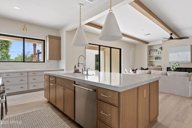 4035 E OSBORN Road, Phoenix, AZ 85018