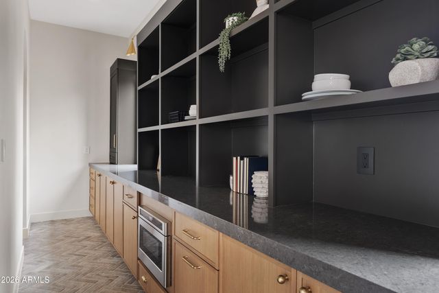 4035 E OSBORN Road, Phoenix, AZ 85018