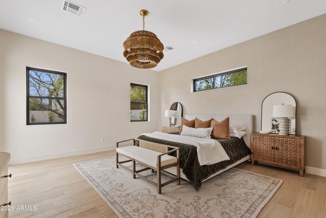 4035 E OSBORN Road, Phoenix, AZ 85018