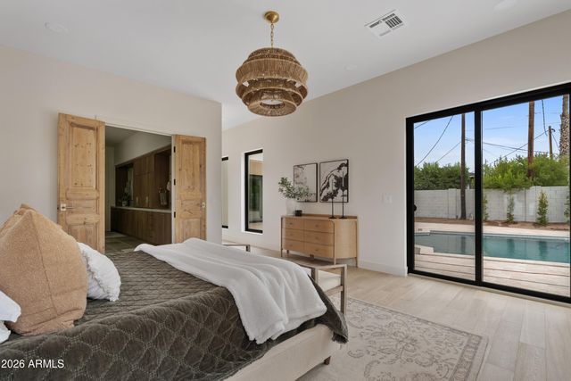 4035 E OSBORN Road, Phoenix, AZ 85018