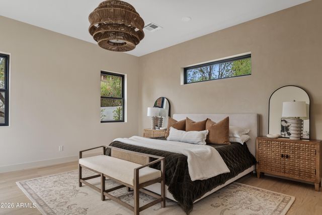 4035 E OSBORN Road, Phoenix, AZ 85018