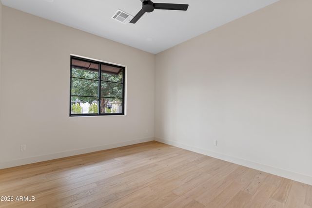 4035 E OSBORN Road, Phoenix, AZ 85018