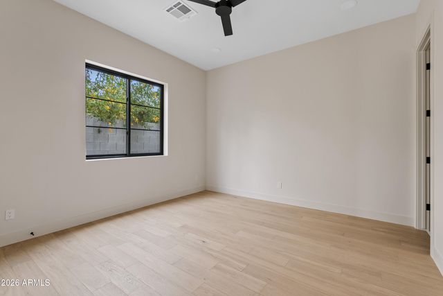 4035 E OSBORN Road, Phoenix, AZ 85018