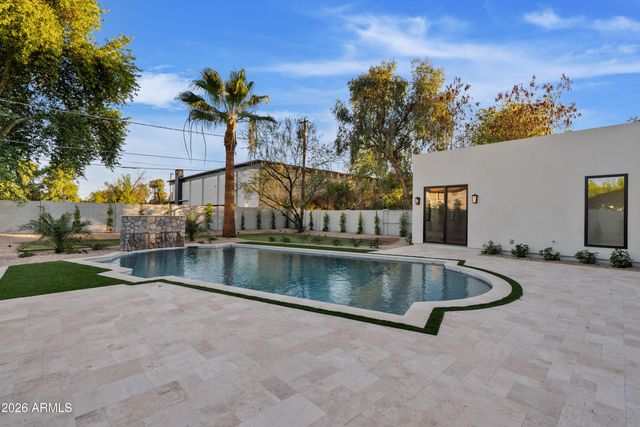4035 E OSBORN Road, Phoenix, AZ 85018