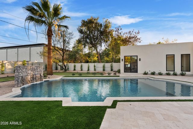 4035 E OSBORN Road, Phoenix, AZ 85018