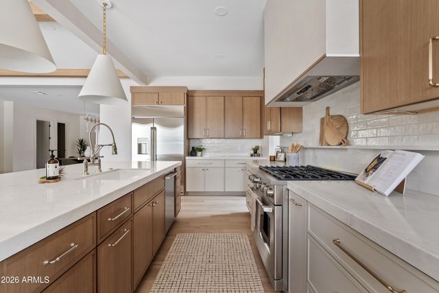 4035 E OSBORN Road, Phoenix, AZ 85018
