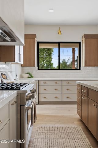 4035 E OSBORN Road, Phoenix, AZ 85018