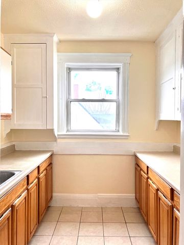 41 Brimblecom St 3, Lynn, MA 01902