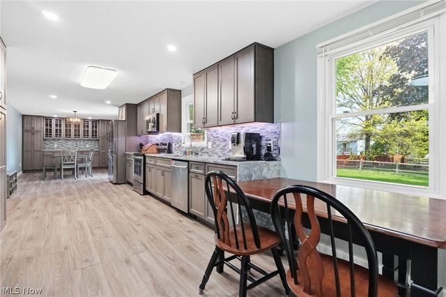 915 Old Farm Trail, Medina, OH 44256