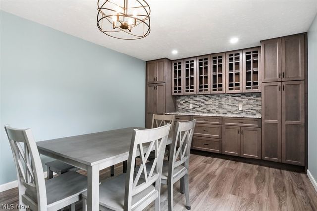 915 Old Farm Trail, Medina, OH 44256