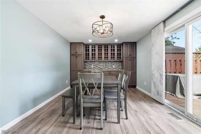 915 Old Farm Trail, Medina, OH 44256