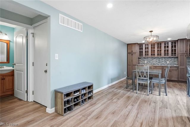 915 Old Farm Trail, Medina, OH 44256