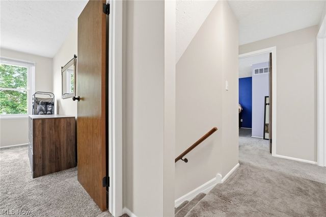 915 Old Farm Trail, Medina, OH 44256