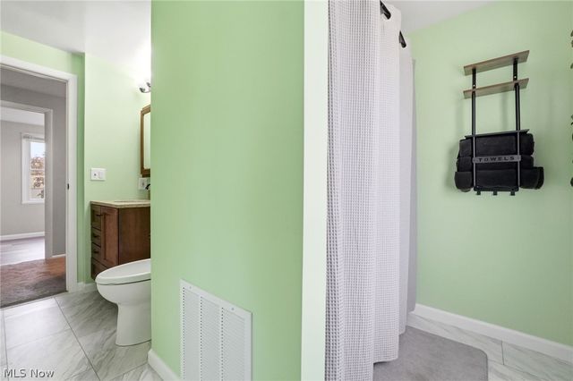 915 Old Farm Trail, Medina, OH 44256