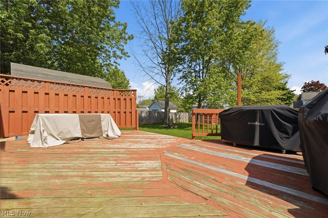 915 Old Farm Trail, Medina, OH 44256