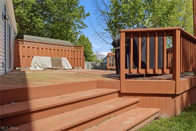 915 Old Farm Trail, Medina, OH 44256