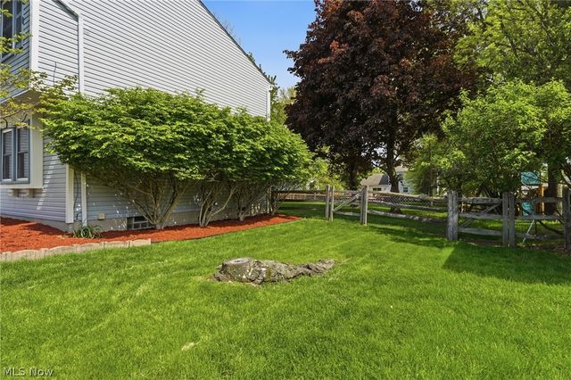 915 Old Farm Trail, Medina, OH 44256