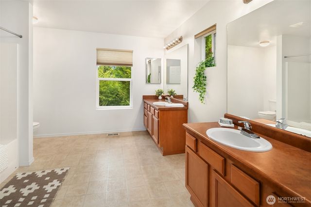 650 NW Nesvik Way, Poulsbo, WA 98370